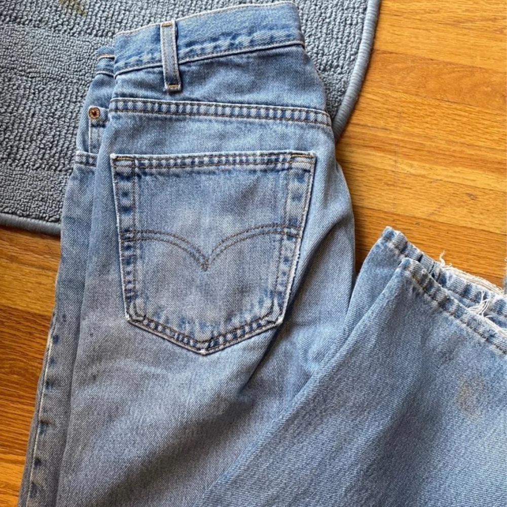 VINTAGE 90’S LEVI’S!! SIZE 32x32